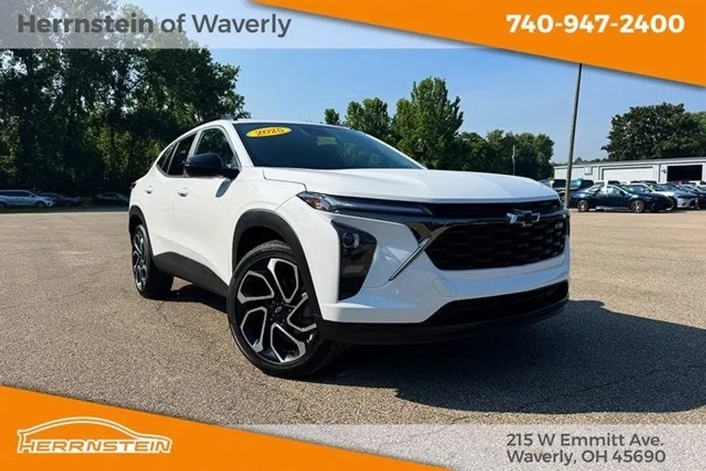 2025 Chevrolet Trax photo 1