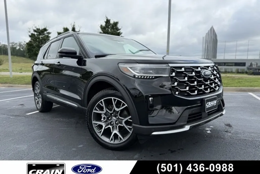 2025 Ford Explorer Platinum photo 1