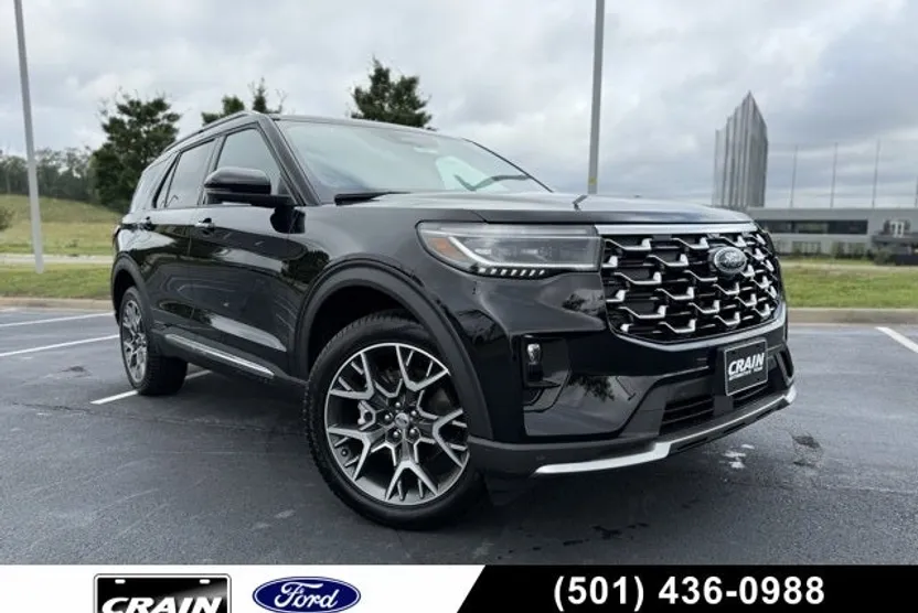 2025 Ford Explorer Platinum photo 1