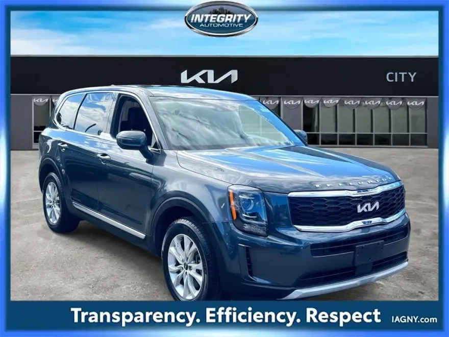 2022 Kia Telluride LX photo 1