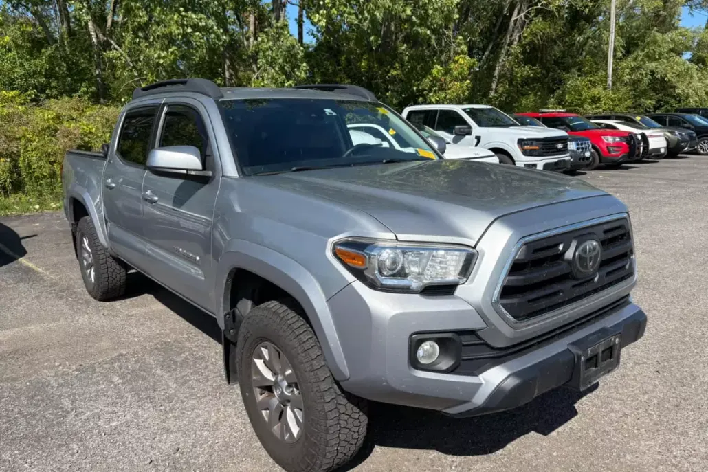 2018 Toyota Tacoma SR5 Double Cab V6 4x4 photo 1