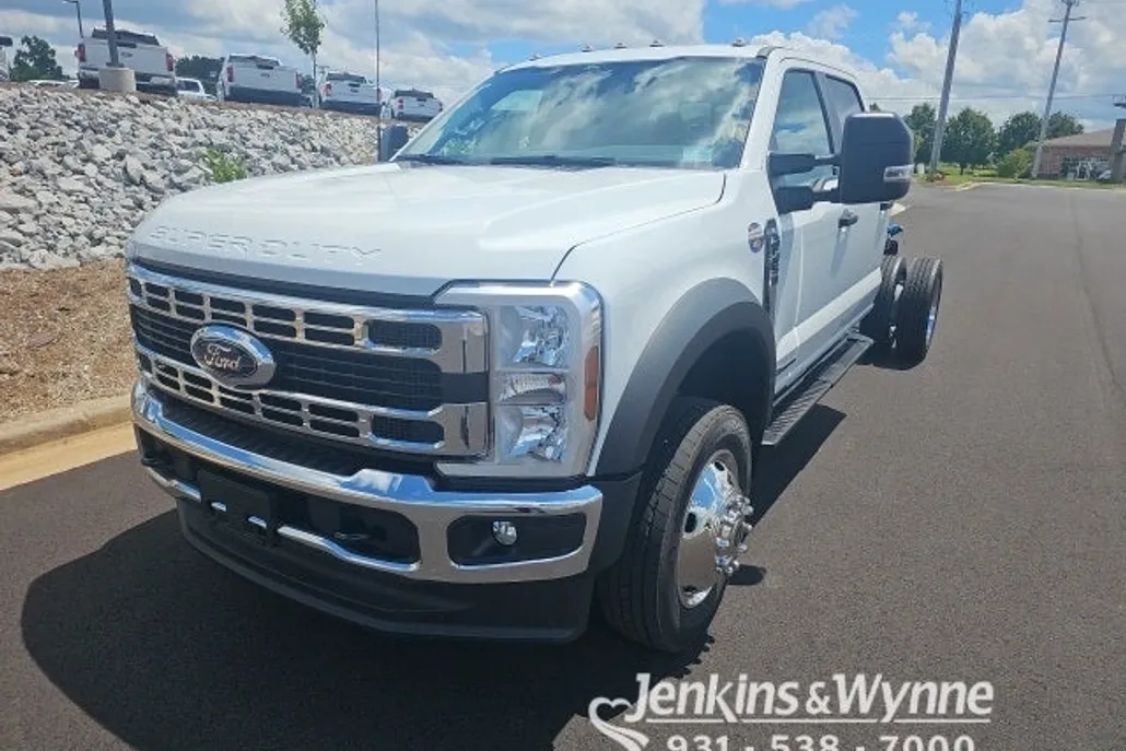 2025 Ford F-450 photo 1