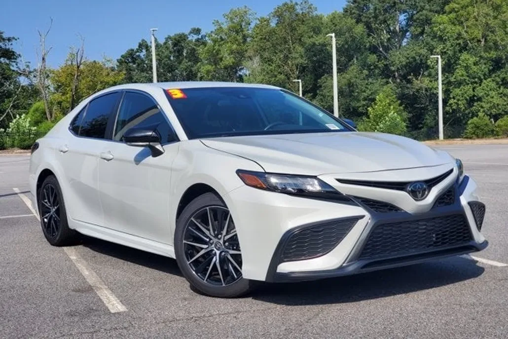 2023 Toyota Camry SE photo 1