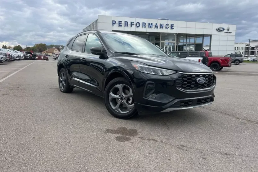 2023 Ford Escape ST-Line photo 1