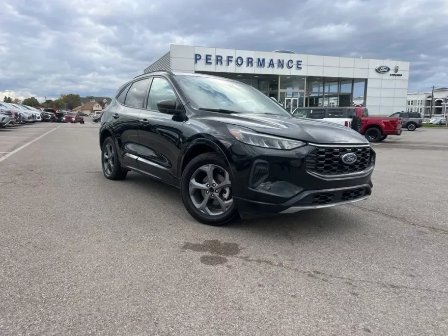 2023 Ford Escape ST-Line photo 1