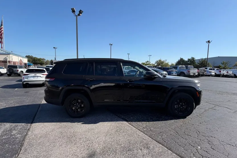 2024 Jeep Grand Cherokee Altitude photo 1