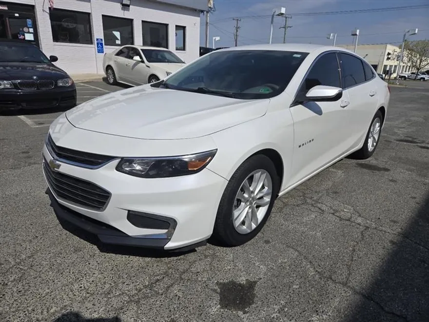 2016 Chevrolet Malibu 1LT photo 1