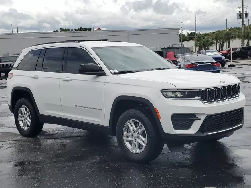 2025 Jeep Grand Cherokee Laredo photo 1