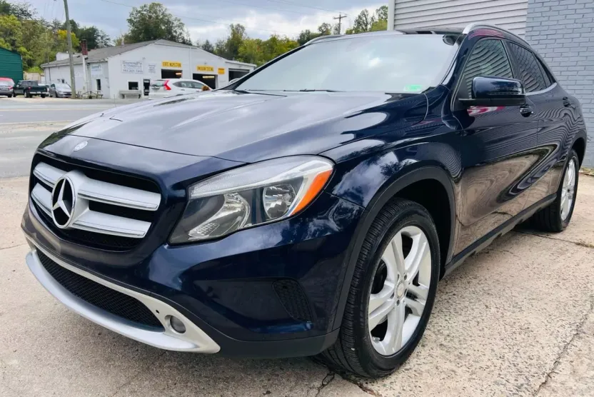 2017 Mercedes Benz GLA 250 4MATIC photo 1
