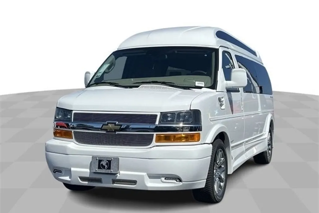 2025 Chevrolet Express Cargo 2500 photo 1