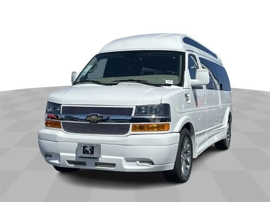 2025 Chevrolet Express Cargo 2500 photo 1
