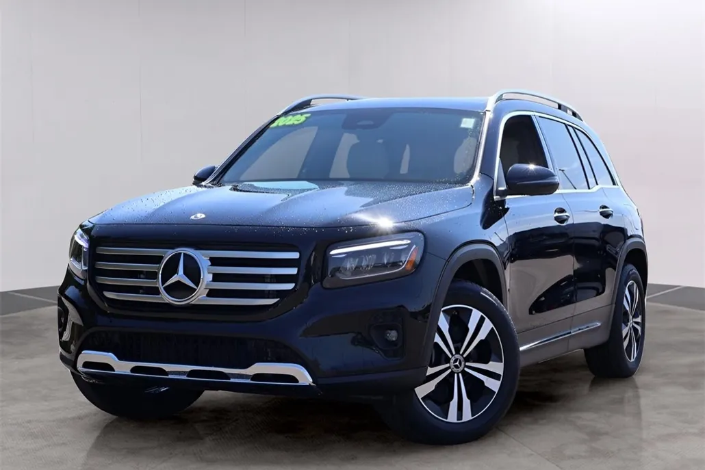 2025 Mercedes Benz GLB 250 4MATIC photo 1