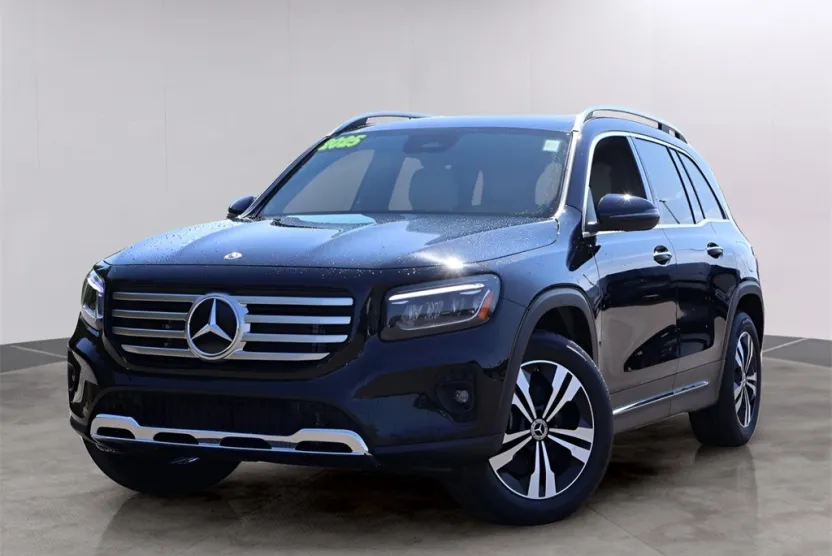 2025 Mercedes Benz GLB 250 4MATIC photo 1