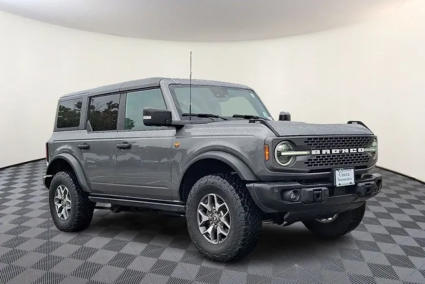 2022 Ford Bronco Badlands photo 1