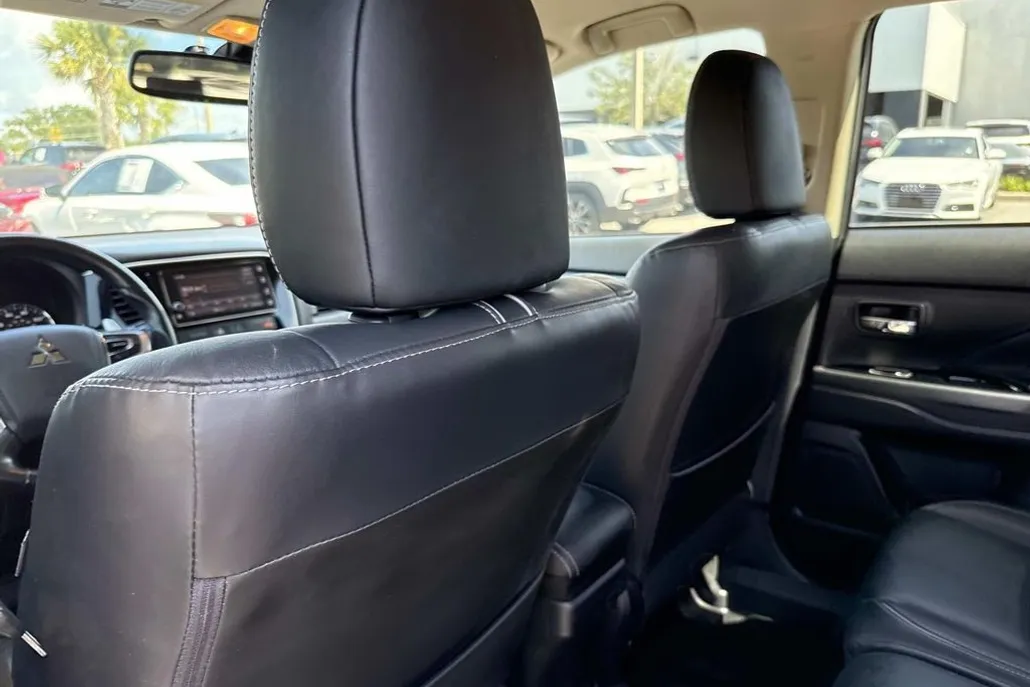 2018 Mitsubishi Outlander PHEV SEL photo 1