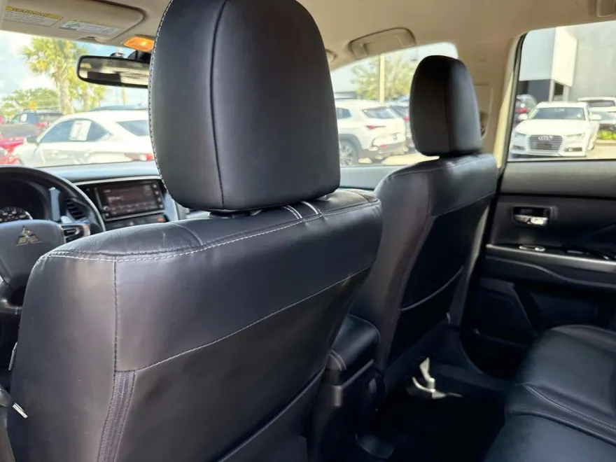 2018 Mitsubishi Outlander PHEV SEL photo 1