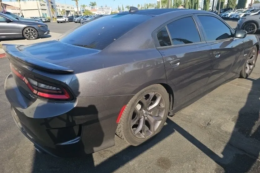 2019 Dodge Charger R/T photo 1