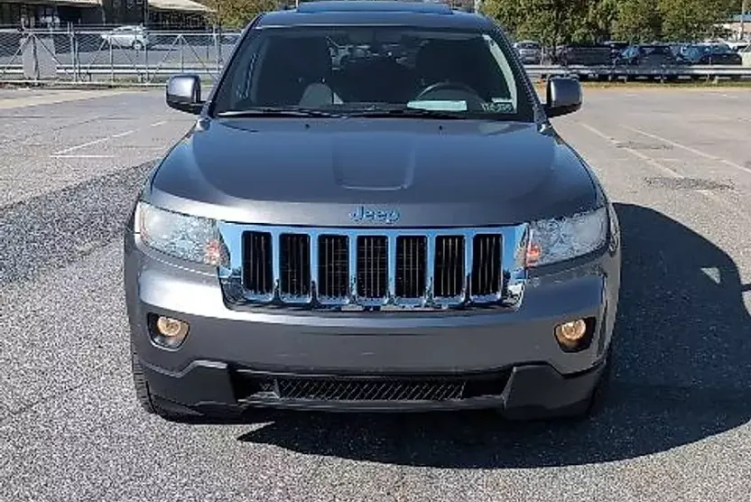 2013 Jeep Grand Cherokee Laredo photo 1