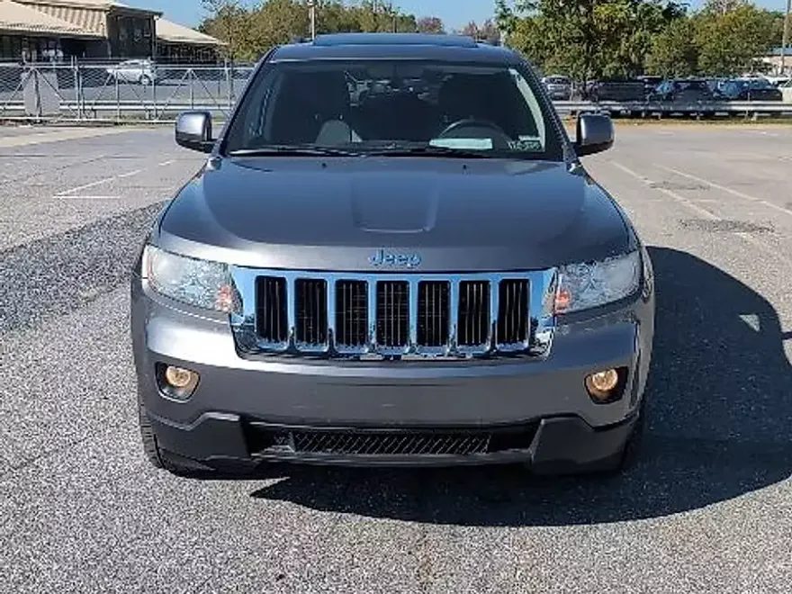 2013 Jeep Grand Cherokee Laredo photo 1