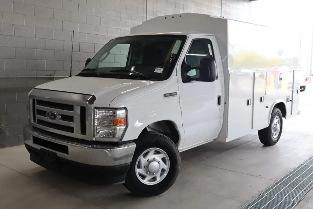 2025 Ford E-350 Base photo 1