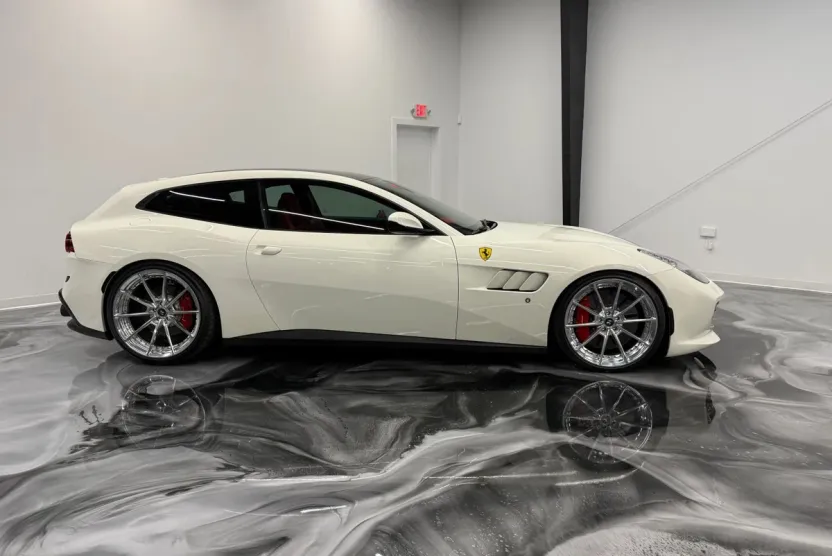 2017 Ferrari GTC4Lusso photo 1