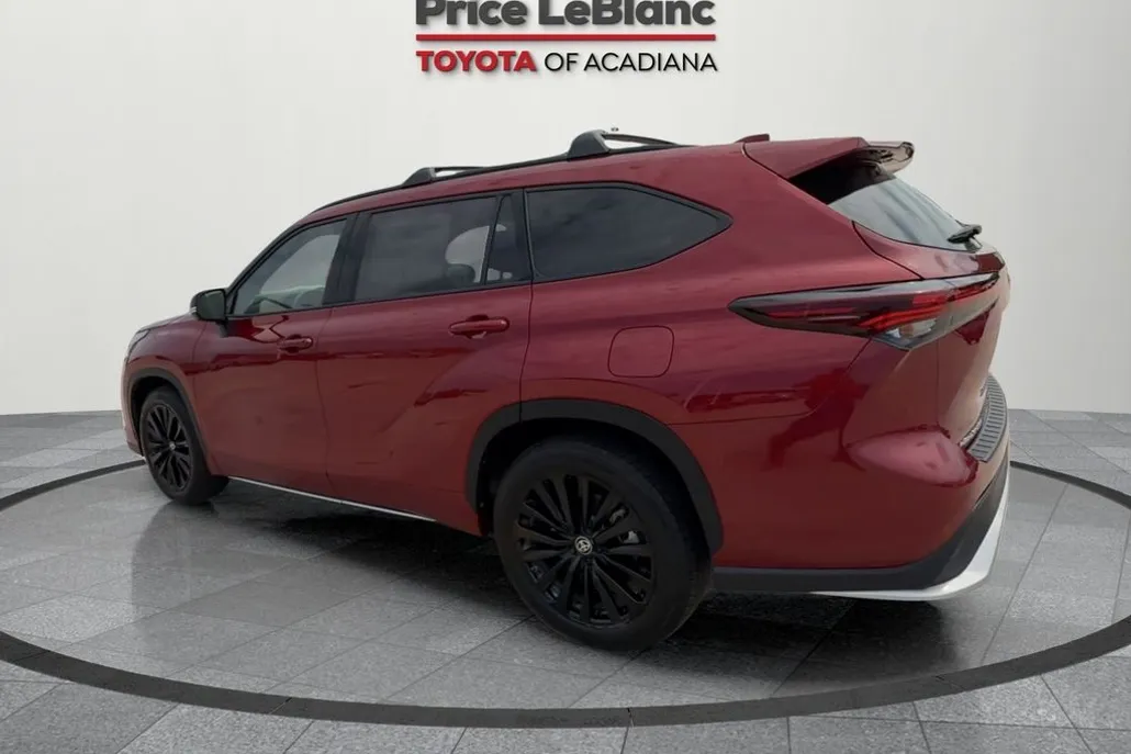 2024 Toyota Highlander XSE photo 1