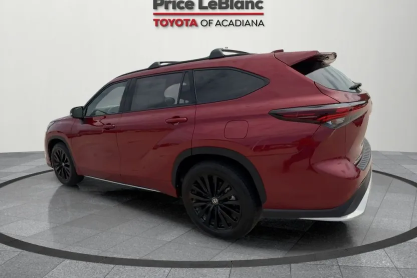2024 Toyota Highlander XSE photo 1