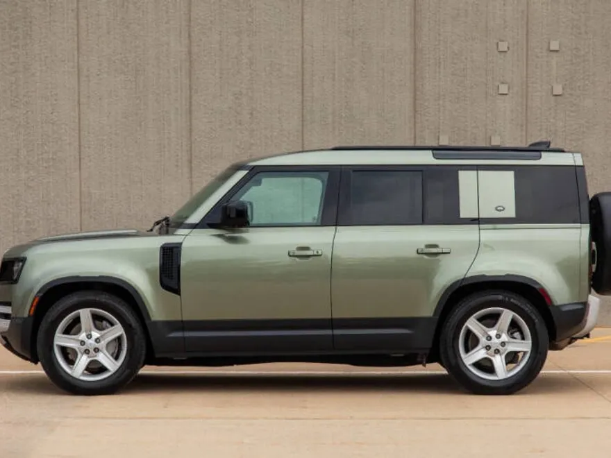 2021 Land Rover Defender 110 SE photo 1