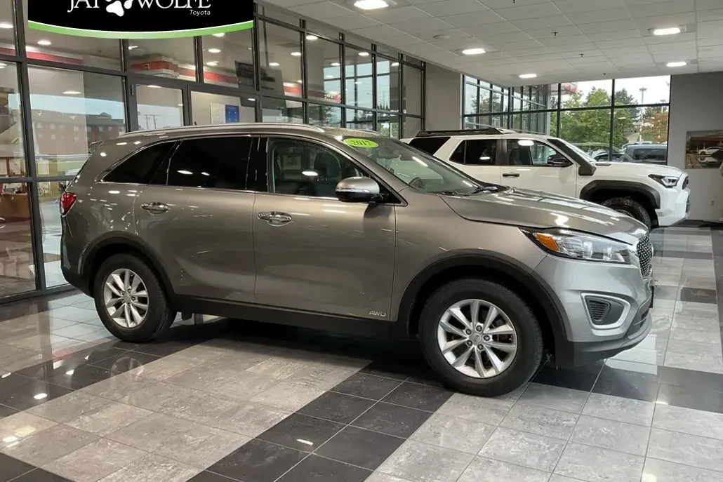 2017 Kia Sorento LX photo 1