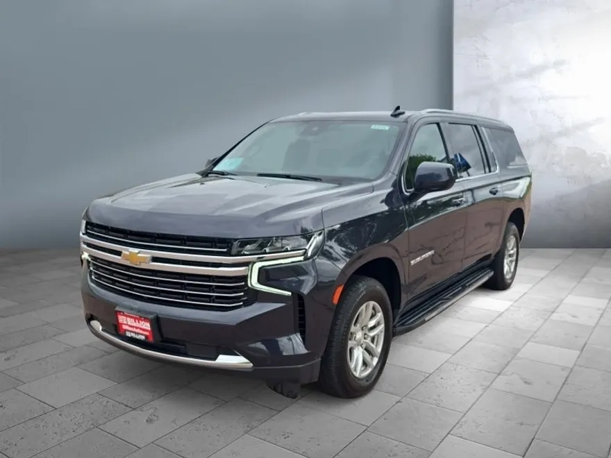 2023 Chevrolet Suburban LT photo 1