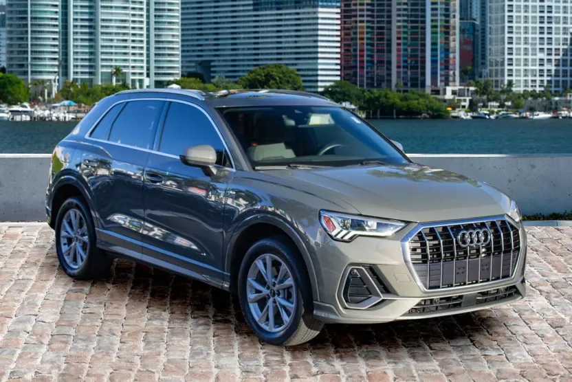 2022 Audi Q3 S line Premium Plus photo 1