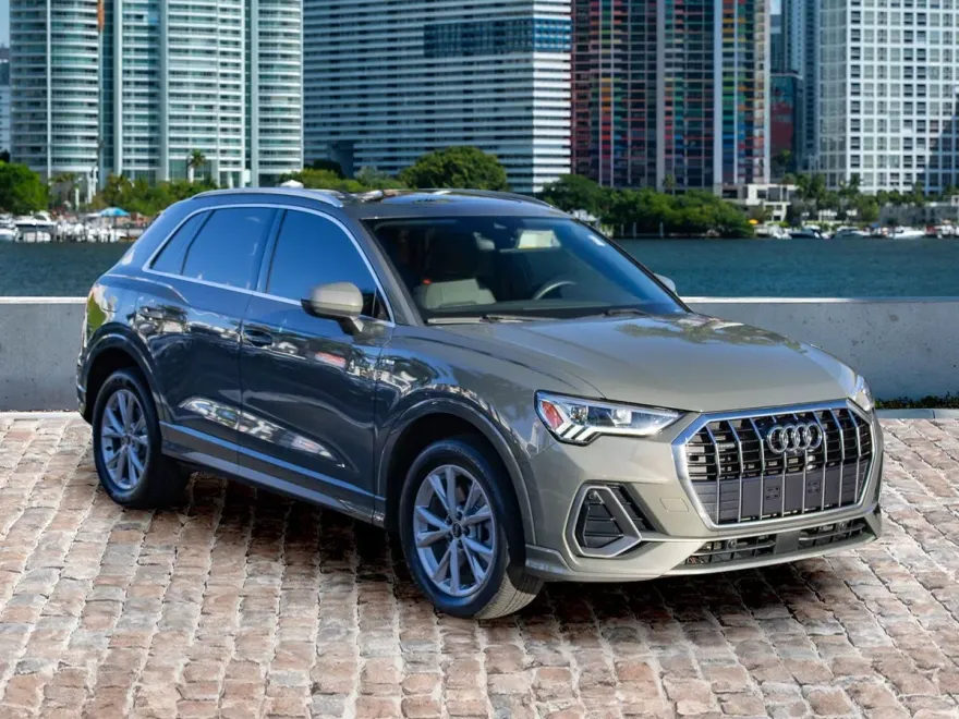 2022 Audi Q3 S line Premium Plus photo 1
