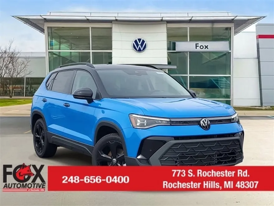 2025 Volkswagen Taos SE photo 1