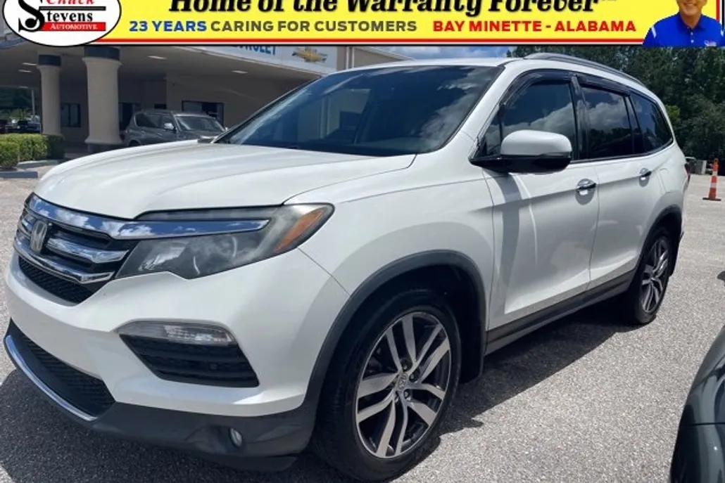 2017 Honda Pilot Touring photo 1