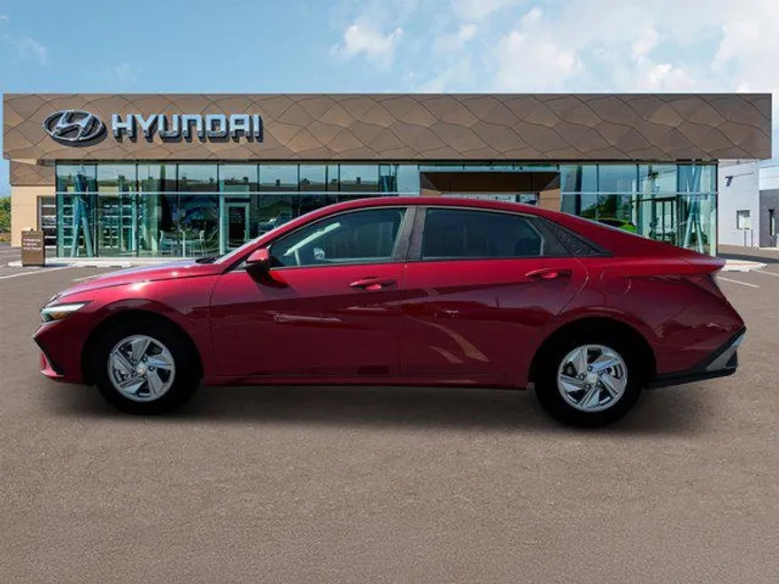 2025 Hyundai Elantra SE photo 1
