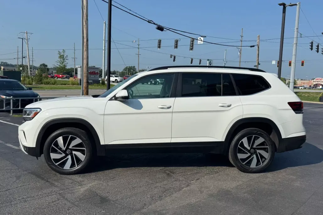 2023 Volkswagen Atlas V6 SE Technology photo 1