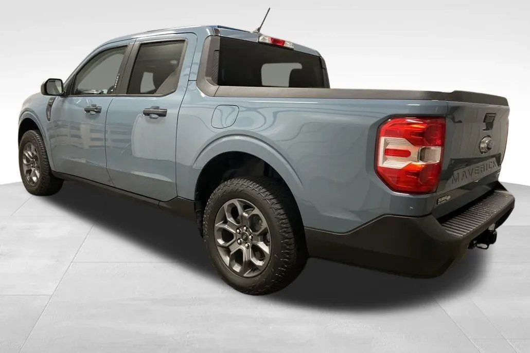 2022 Ford Maverick XLT photo 1