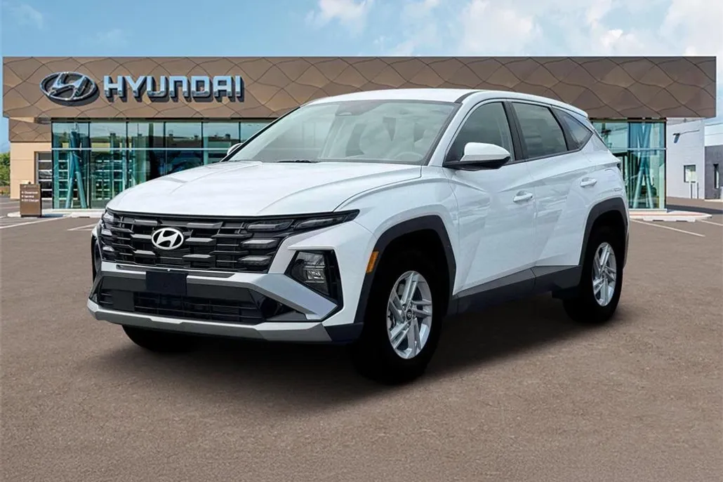 2025 Hyundai Tucson SE photo 1