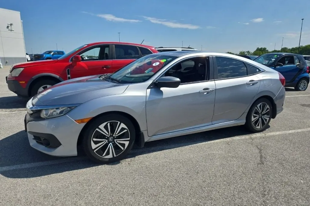 2017 Honda Civic EX-L photo 1