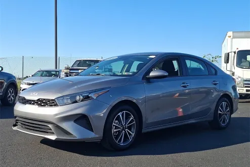 2024 Kia Forte LXS photo 3