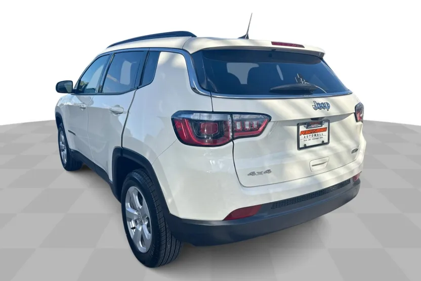 2019 Jeep Compass Latitude photo 1