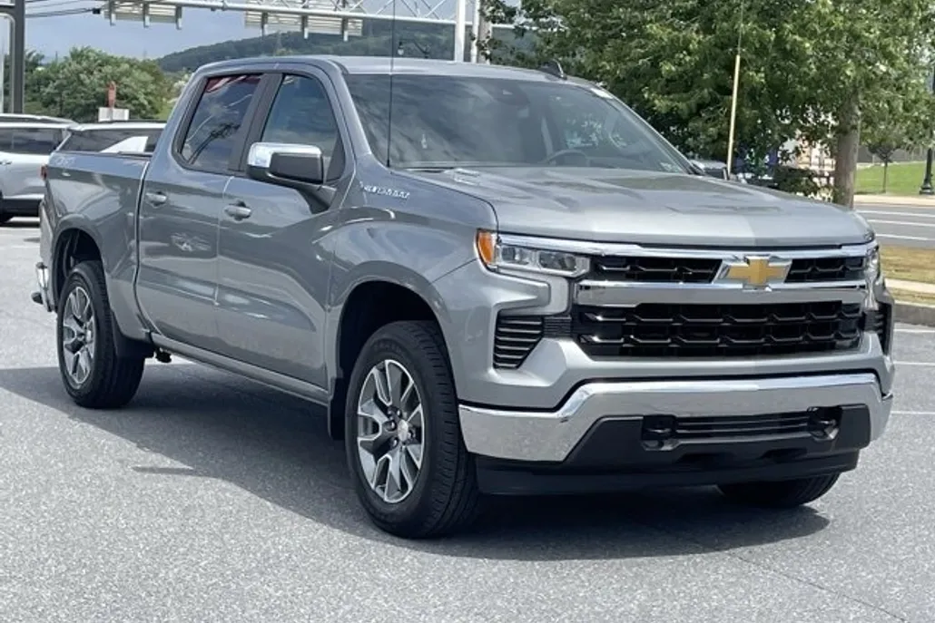 2026 Chevrolet Silverado 1500 LT photo 1
