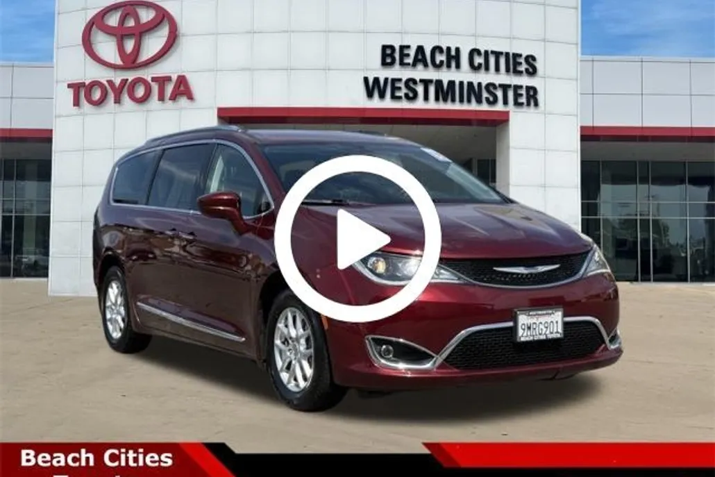 2020 Chrysler Pacifica Touring L photo 1