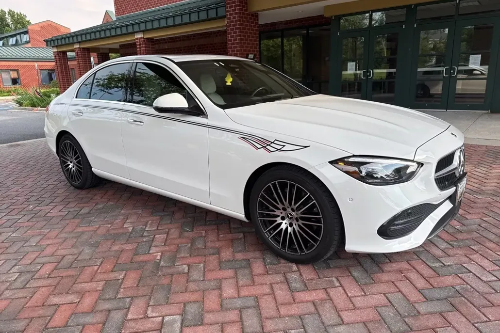 2024 Mercedes Benz C 300 photo 1