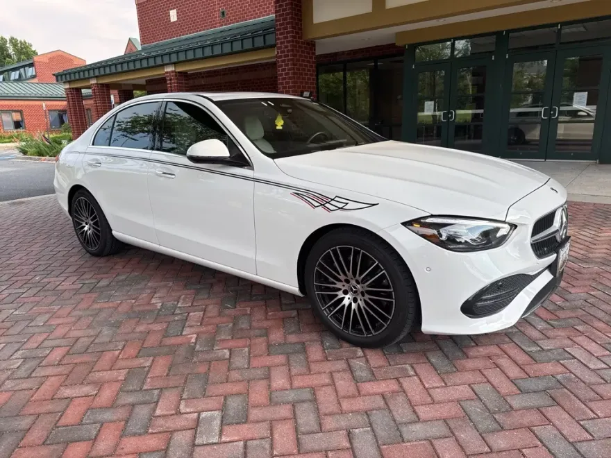 2024 Mercedes Benz C 300 photo 1