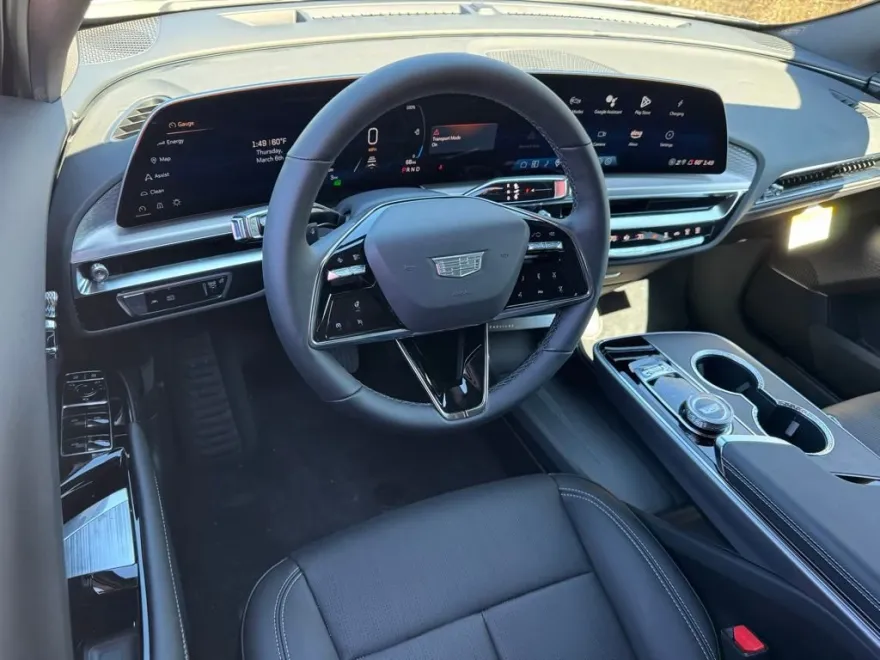 2025 Cadillac Lyriq Luxury photo 1