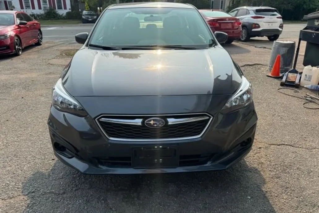 2019 Subaru Impreza 2.0i photo 1