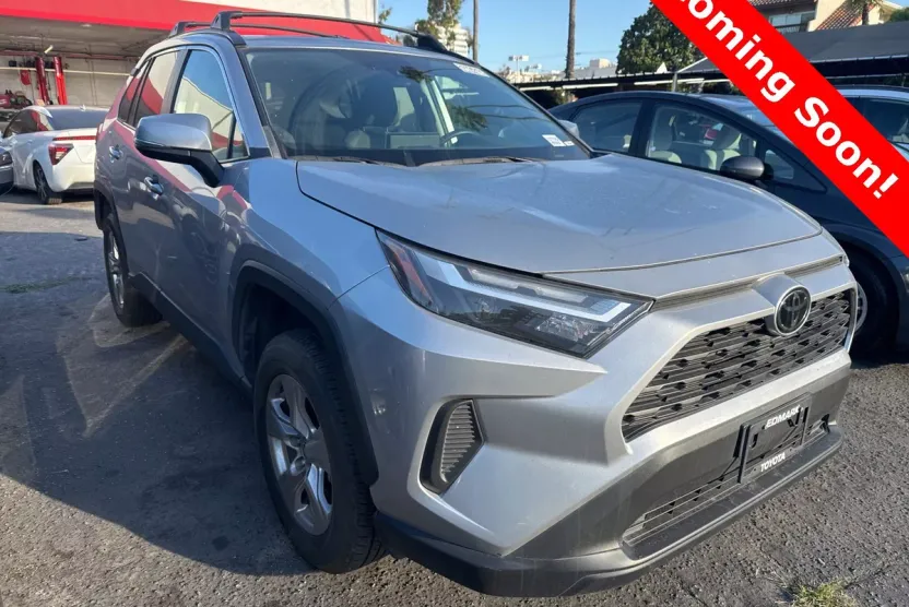 2023 Toyota RAV4 XLE photo 1