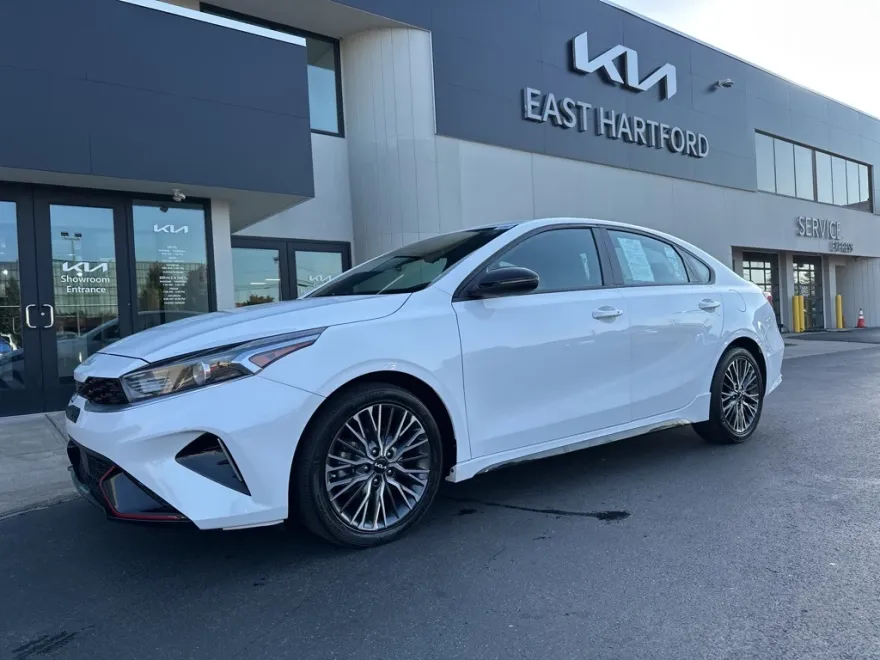 2023 Kia Forte GT-Line photo 1