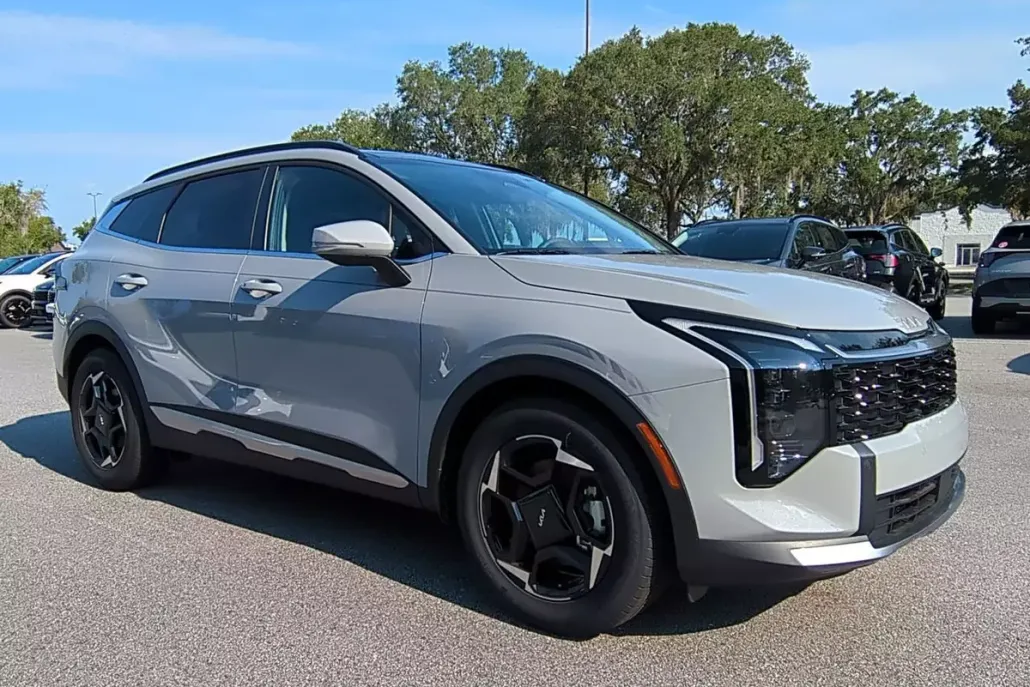 2026 Kia Sportage EX photo 1